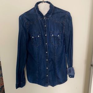 Denim snap-up top. Size small. Forever 21